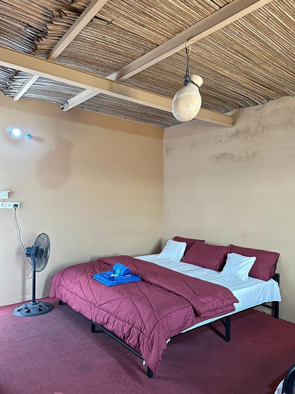 Отель Wahiba Bedouin Rustic Camp Bidiya Экстерьер фото